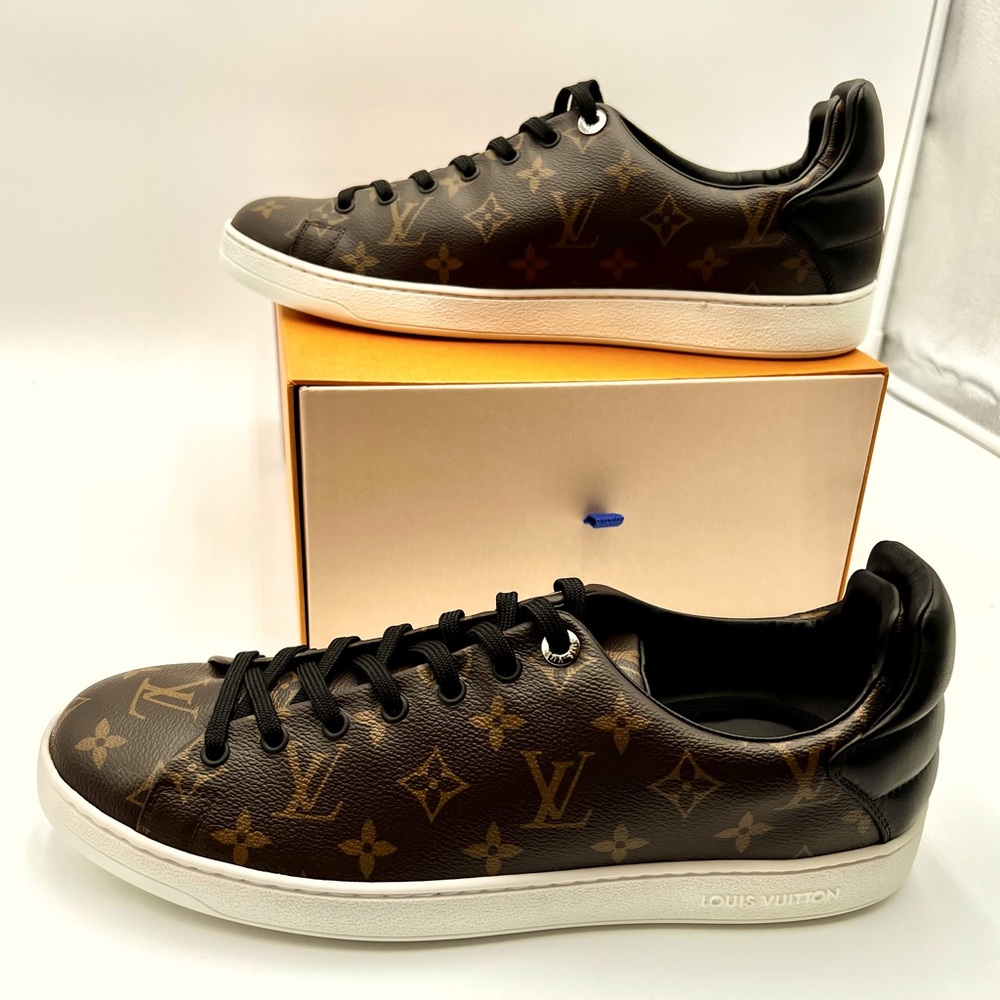 Authentic New Louis Vuitton unisex Frontrow sneakers Monogram Canvas.Size 40 EU